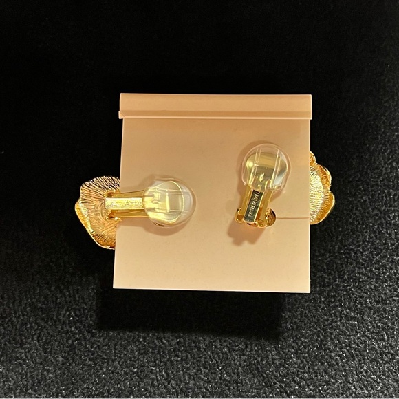Kenneth Jay Lane 22K Goldplated Flower Clip-On Earrings. - Picture 4 of 5